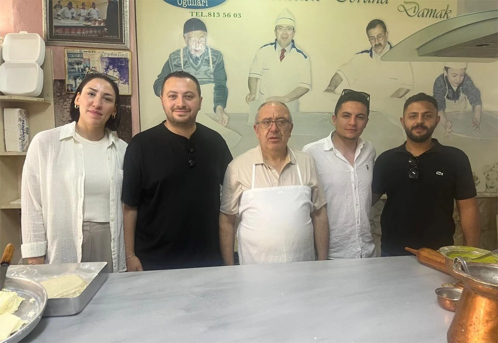 Dışarıdan gelen ziyaret&ccedil;iler bayramda yemek yiyecek lokanta bulamadılar