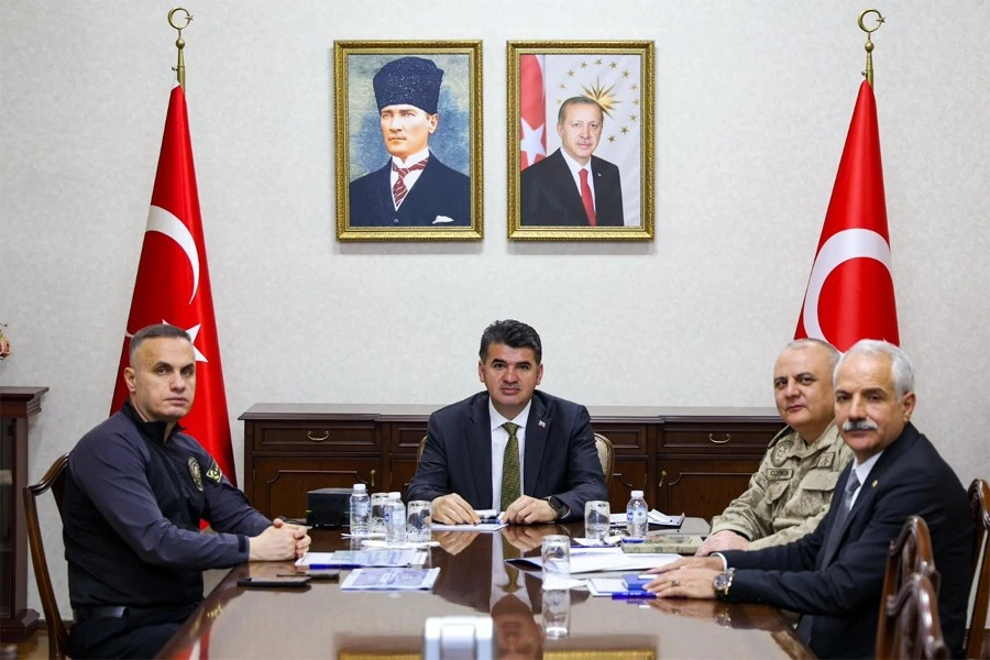 Eğitim g&uuml;venliği i&ccedil;in kritik toplantıya katıldılar