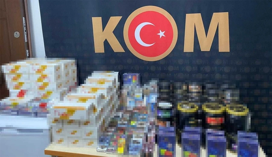 İşyerinde Kaçak Nargile Tütünü ve Cinsel İçerikli Ürünler Yakalandı