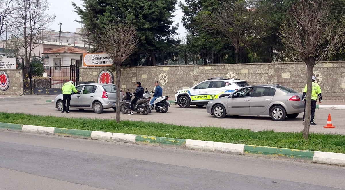 Kilis'te okul &ccedil;evrelerinde polisten sıkı denetim