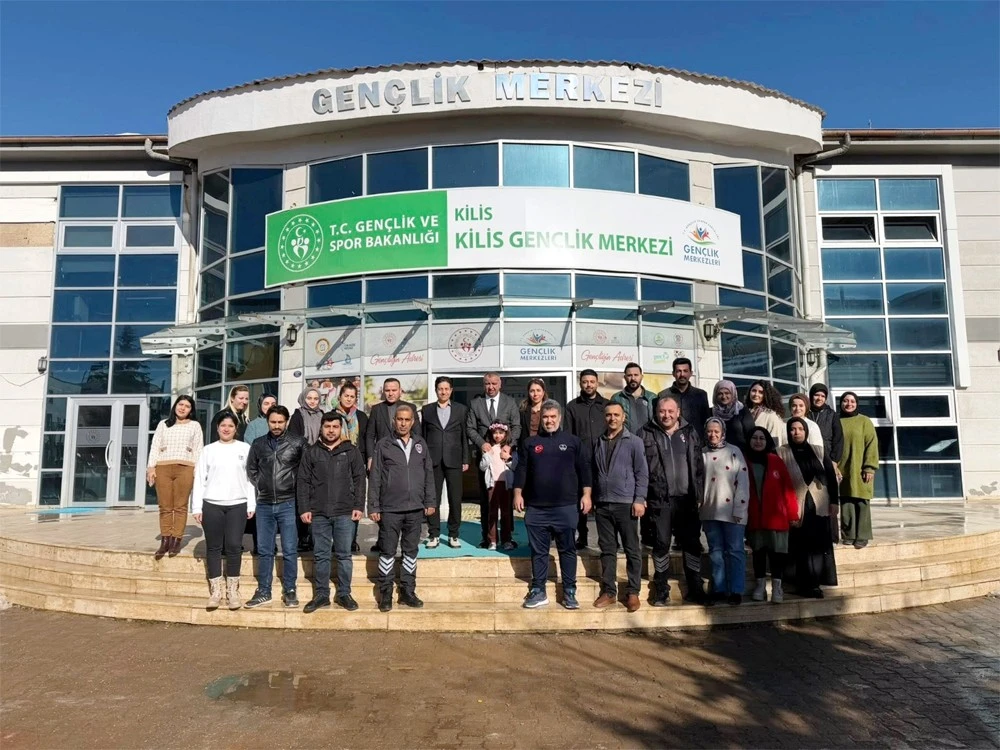 Milletvekili Demir, Kilis Gen&ccedil;lik Merkezi Personeliyle Buluştu