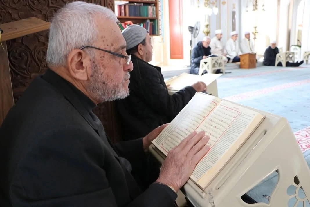 Mukabele geleneği Kilis&rsquo;te camilerde yaşatılıyor