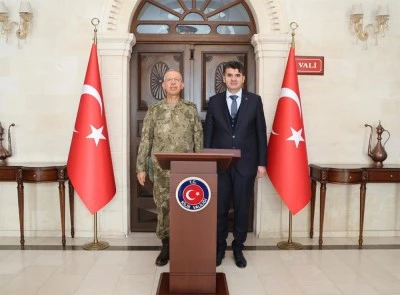 2&rsquo;nci Ordu Komutanı Topaloğlu&rsquo;ndan Vali Kalaylı&rsquo;ya ziyaret