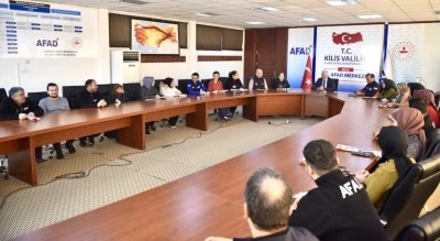 AFAD Kilis İl M&uuml;d&uuml;r&uuml; Arif Mencik&rsquo;ten kadın personele 8 Mart kutlaması