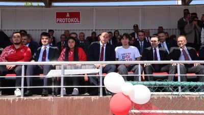 Başkan Bilecen gen&ccedil;lerle yakından ilgilendi