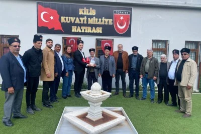 CHP Kilis İl Başkanı Sapan, M&uuml;cahitler Derneği&rsquo;nde y&ouml;netimle buluştu