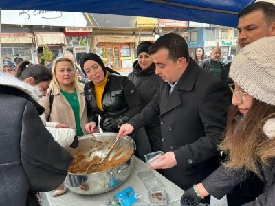 CHP Kilis İl Başkanlığı 6 Şubat deprem şehitleri i&ccedil;in helva dağıttı