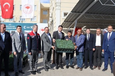 &Ccedil;ift&ccedil;ilere destekler devam ediyor! Sebze fidesi ve şal dağıtımı ger&ccedil;ekleştirildi