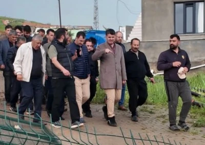 Elbeyli&rsquo;de şiddetli yağmur ve fırtına etkisini daha fazla g&ouml;sterdi