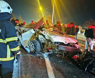 Feci kazada ağır yaralanan 18 yaşındaki gen&ccedil; kız 21 g&uuml;n sonra hayat m&uuml;cadelesini kaybetti