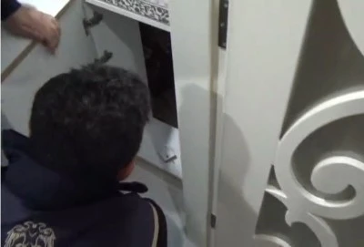 FET&Ouml; firarisi gizlendiği gizli b&ouml;lmede yakalandı