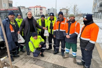 Geloğlu&rsquo;ndan karla m&uuml;cadelede g&ouml;rev yapan ekiplere teşekk&uuml;r