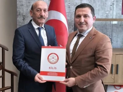 G&uuml;ven &Ouml;zdemir mazbatasını aldı 
