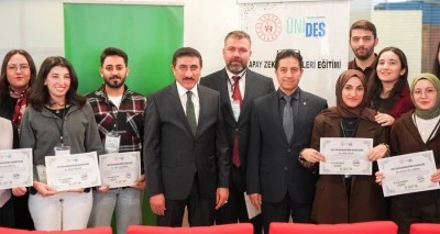 Rekt&ouml;r Akman, Yapay Zek&acirc; Becerileri Eğitimi Belge Takdim T&ouml;reni&rsquo;ne Katıldı