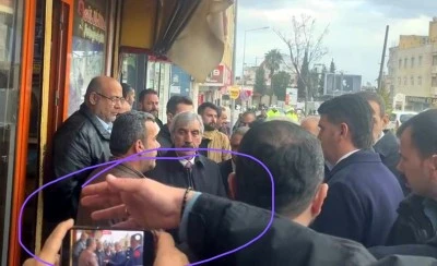 KİLİS&rsquo;TE CANLI YAYIN KRİZİ! Vatandaşın &ldquo;arsama k&ouml;pr&uuml; yaptılar&rdquo; isyanı kameralara yansıyınca yayın zorla kestirildi