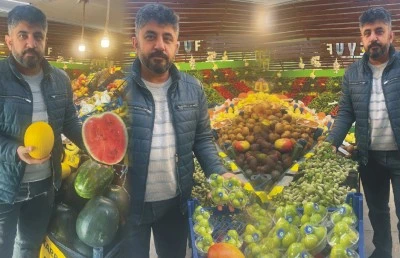 Halkmar'da bahar bereketi: &Ccedil;ağla, can erik, kavun ve karpuz tezg&acirc;hlarda yerini aldı