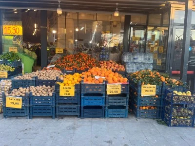 Halkmar Marketleri Kilis&rsquo;te vatandaşların ekonomik alışveriş adresi olmaya devam ediyor