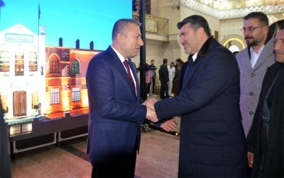 Hikmet &Ccedil;aparoğlu&rsquo;ndan Vali Tahir Şahin&rsquo;e teşekk&uuml;r ve veda mesajı