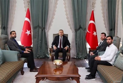 H&Uuml;R DAVA Partisi Vali Şahin&rsquo;le g&ouml;r&uuml;şt&uuml;