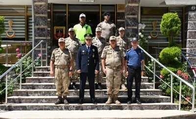 İl Emniyet M&uuml;d&uuml;r&uuml; Korkmaz&rsquo;dan Jandarma Teşkilatına tebrik ziyareti