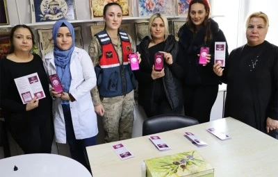 Jandarma, aile destek merkezlerinde kadınları bilgilendirdi