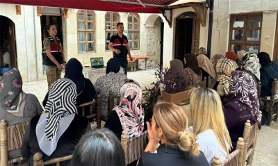 Jandarma&rsquo;dan Kilis&rsquo;te anneler ve anne adaylarına narkotik eğitimi