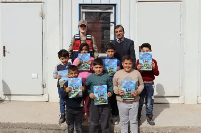 Jandarma&rsquo;dan minik kalplere bilgilendirici dokunuş