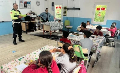 Jandarmadan &ouml;ğrencilere trafik eğitimi ve servis denetimi