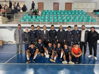 Kaymakam Karanfil&rsquo;den &Ouml;ğrencilere Spor Desteği