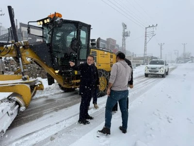 Kaymakam Karanfil, kar mesaisinde