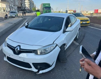 Kilis &Ccedil;evre Yolunda Trafik Kazası! Maddi hasar meydana geldi