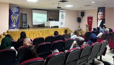 Kilis Emniyeti&rsquo;nden gen&ccedil;lere siber su&ccedil;lar ve g&uuml;venli internet kullanımı eğitimi