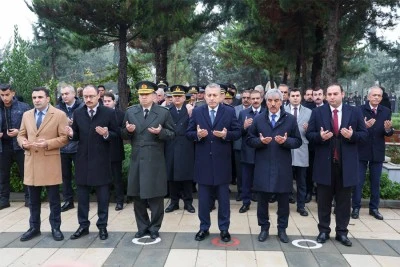 Kilis&rsquo;in D&uuml;şman işgalinden kurtuluşunun 104. Yıl d&ouml;n&uuml;m&uuml; Şehitlik programıyla başladı