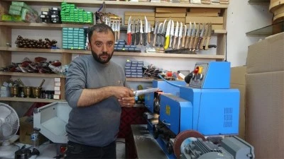 Kilis'te bayram &ouml;ncesi bı&ccedil;ak bileme mesaisi başladı