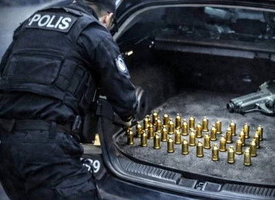 Kilis&rsquo;te bir ara&ccedil;ta fişek ele ge&ccedil;irildi