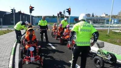 Kilis&rsquo;te &ccedil;ocuklar trafik parkında hem eğlendi hem &ouml;ğrendi
