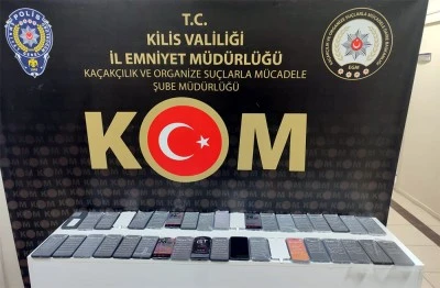 Kilis’te Kargo Kolisinde 38 Kaçak Cep Telefonu Ele Geçirildi