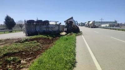 Kilis&rsquo;te Korkutan Kaza: Beton Mikseri Yan Yattı