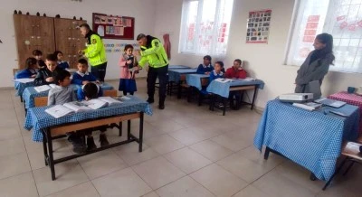 Kilis&rsquo;te okul servislerine denetim, &ouml;ğrencilere trafik eğitimi