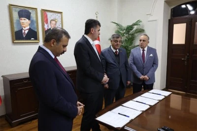 Kilis&rsquo;te "G&ouml;n&uuml;l Kart Alışveriş &Ccedil;eki Projesi&rdquo; i&ccedil;in imzalar atıldı