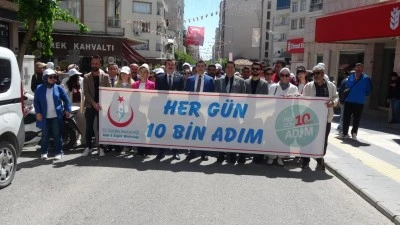 Kilis'te "Sağlık İ&ccedil;in Hareket Et G&uuml;n&uuml;" kapsamında y&uuml;r&uuml;y&uuml;ş d&uuml;zenlendi