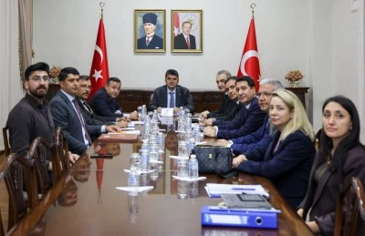 Kilis&rsquo;te sağlık ve eğitim yatırımları değerlendirildi