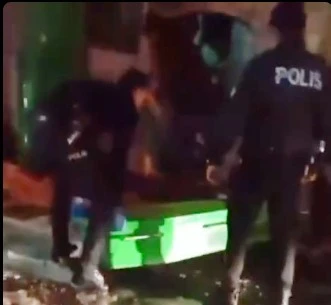 70 Yaşındaki adam evinde hayatını kaybetmiş olarak bulundu 