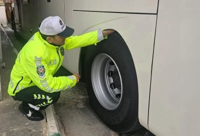 Kilis&rsquo;te yolcu ve y&uuml;k taşımacılığına kış lastiği kontrol&uuml;