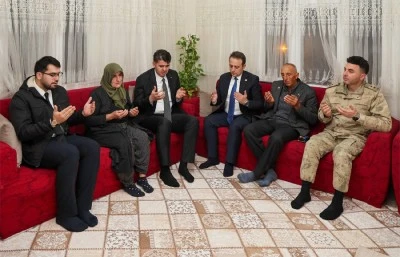 Kilis Valisi Kalaylı&rsquo;dan depremde yakınlarını kaybeden ailelere ziyaret