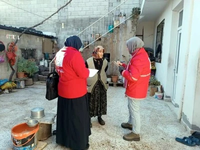 Kızılay ekipleri Kilis&rsquo;te ihtiya&ccedil; sahiplerinin kapısını &ccedil;alıyor
