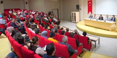 Rekt&ouml;r Akman, akademik ve idari birim y&ouml;neticileriyle bir araya geldi
