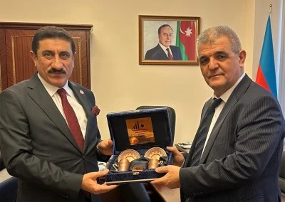 Rekt&ouml;r Akman, Azerbaycan Cumhuriyeti Parlamentosu &Uuml;yesi Fazıl Mustafa ile g&ouml;r&uuml;şt&uuml;