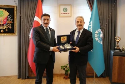 Rekt&ouml;r Akman'dan, T&Uuml;RKSOY Genel Sekreter Yardımcısı Yusuf&rsquo;a ziyaret