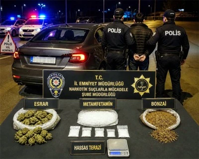 Ş&uuml;pheli ara&ccedil; durduruldu, uyuşturucu ele ge&ccedil;irildi